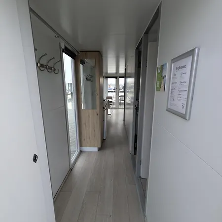 Secret Escape Houseboat Trancosonear Amsterdam 20 min Monnickendam